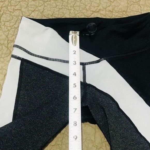 SoulCycle wheel leggings size XS……..707 - Picture 10 of 10